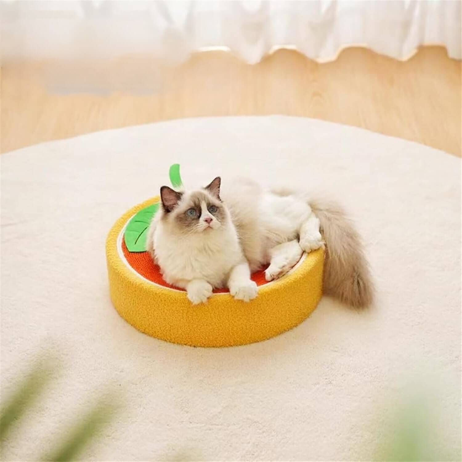 duurzaam krabnest voor katten van sisal voor het bed in de vorm van een sinaasappelschijfje